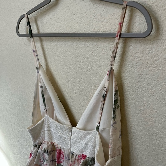 NWT GIANNI BINI | White Wedding Spring Floral Lace Tiered Midi Dress | Size 12 - Picture 8 of 13